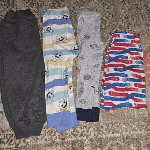 Boys clothes. Pants/shorts. Size 2T. 6 pieces.